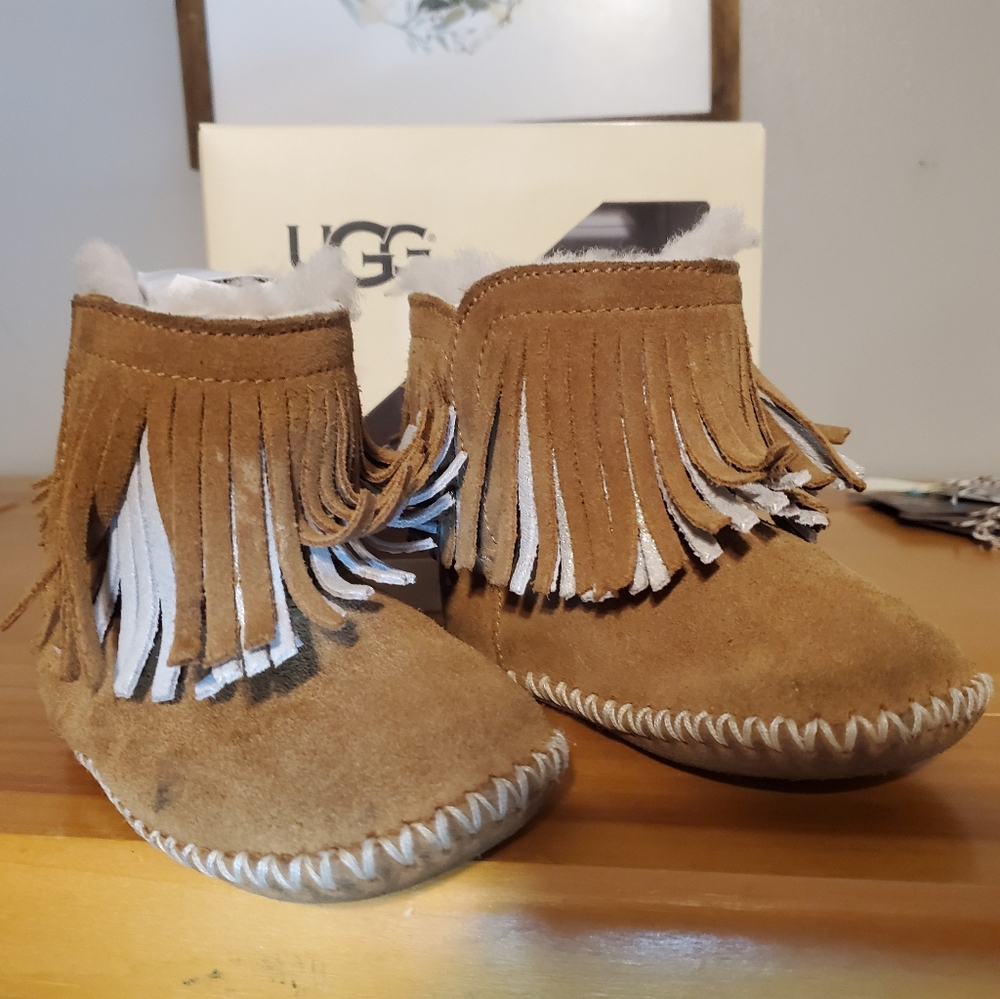 Toddler UGG 4/5